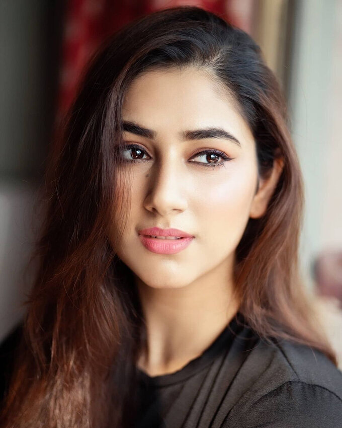 Actress And Model Disha Parmar Latest Photoshoot