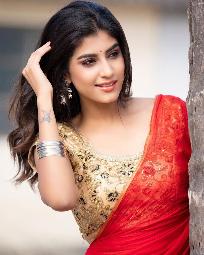 Actress And Model Divya Suresh Latest Images