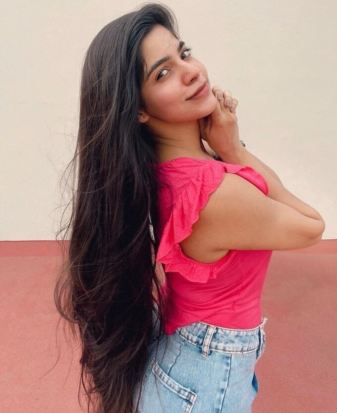 Actress And Model Divyabharathi Latest Image Collection