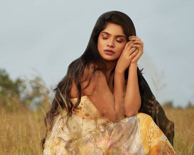 Actress And Model Divyabharathi Latest Image Collection