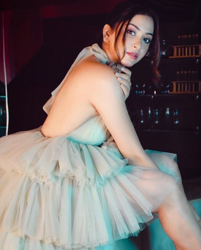 Actress And Model Eshanya Maheshwari Photo Collection