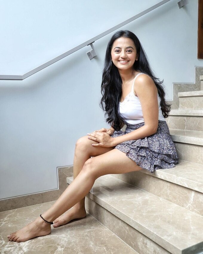 Actress And Model Helly Shah Latest Photoshoot