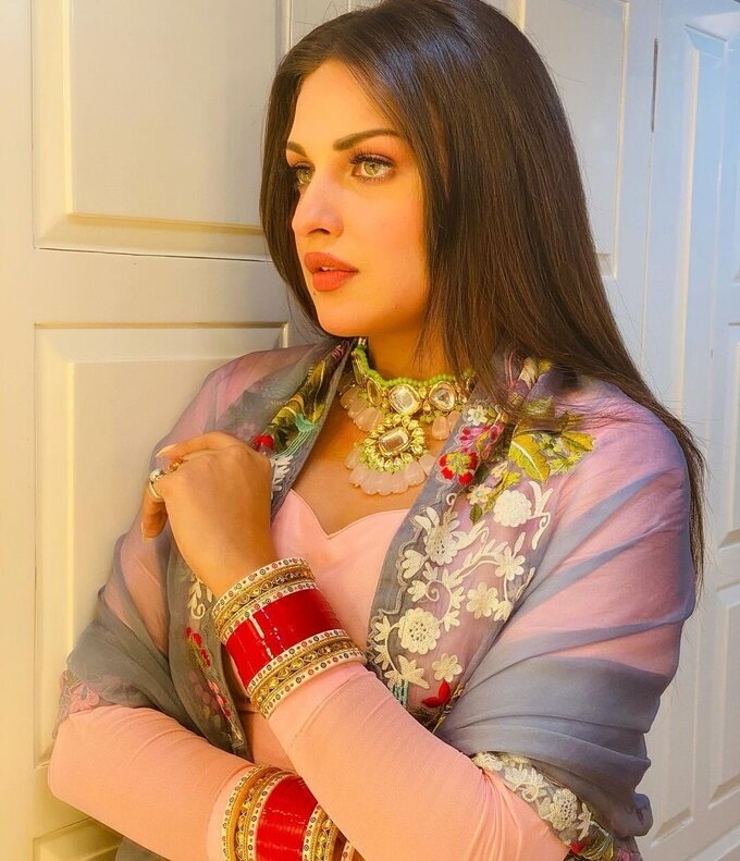 Actress And Model Himanshi Khurana Latest Image Collection