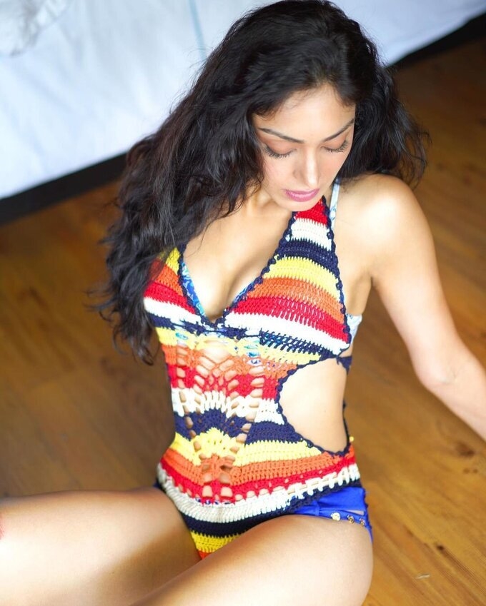 Actress And Model Khushali Kumar Latest Sizzling Photo Collection