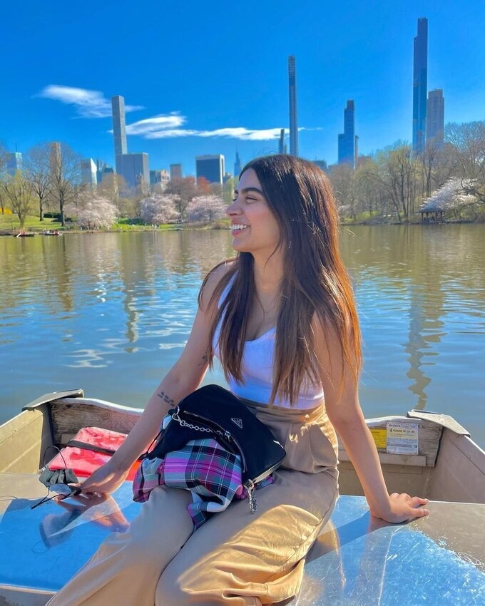 Actress And Model Khushi Kapoor Latest Photo Collection