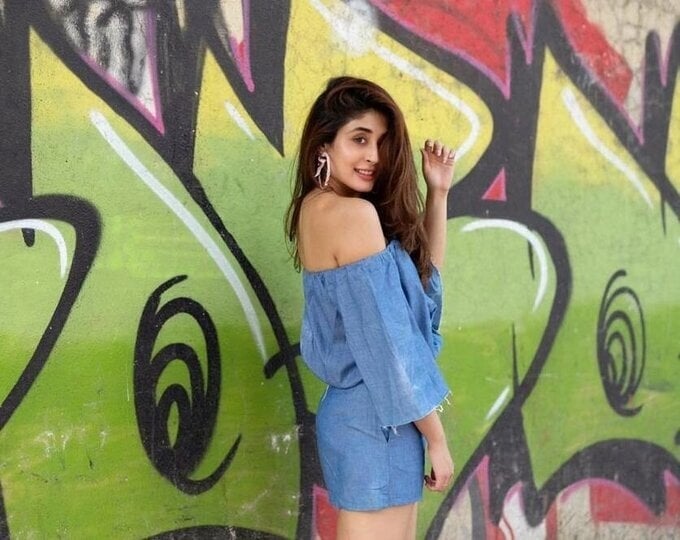 Actress And Model Kritika Kamra Latest Image Collection