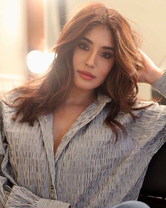 Actress And Model Kritika Kamra New Images