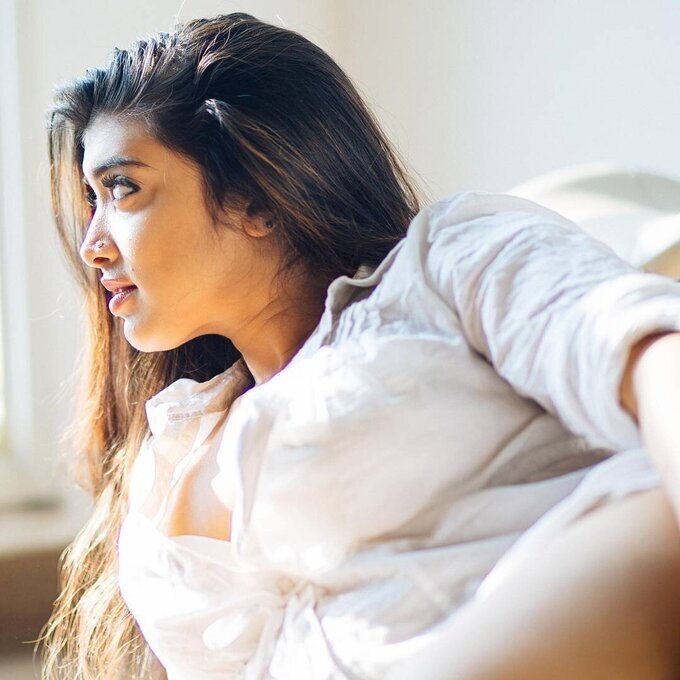 Actress And Model Maduri Braganza Image Collection