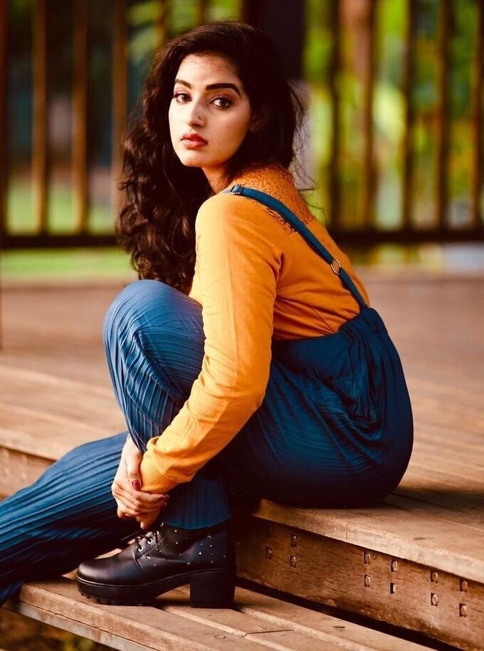 Actress And Model Malavika Menon Image Collection