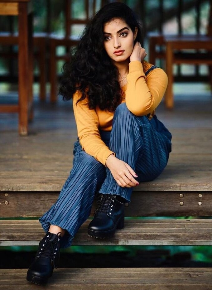 Actress And Model Malavika Menon Image Collection