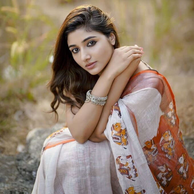 Actress And Model Mirnaa Adhiti Menon Image Collection