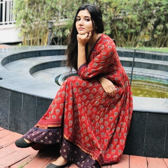 Actress And Model Mirnaa Adhiti Menon Latest Images