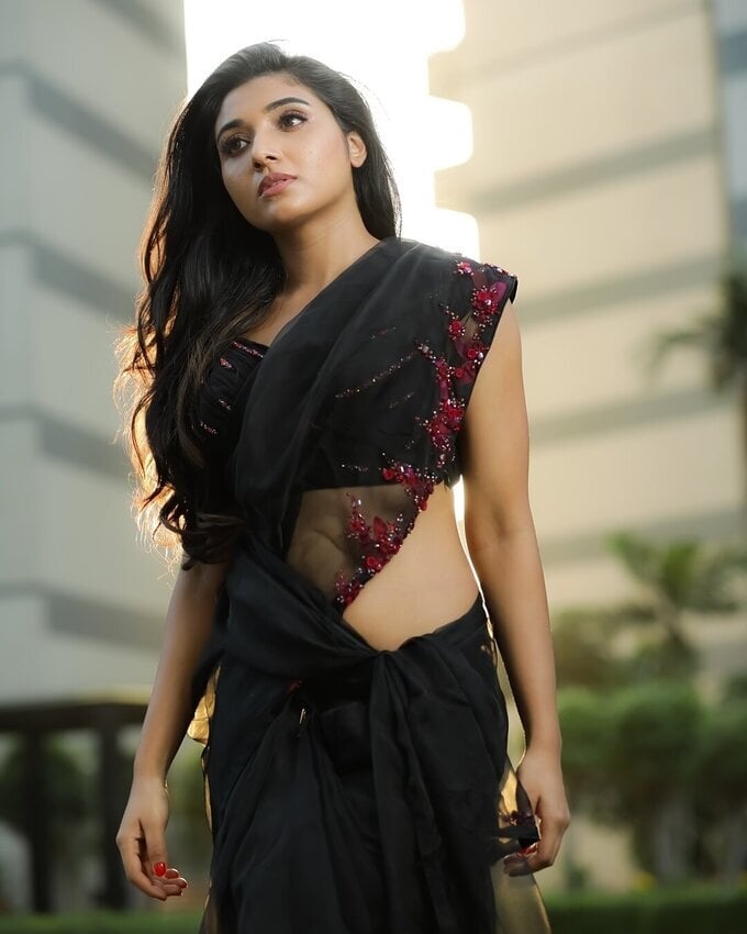 Actress And Model Mirnaa Adhiti Menon Latest Photo Collection