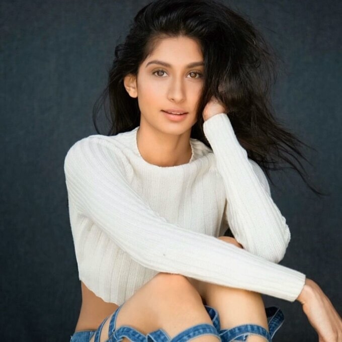 Actress And Model Paloma Thakeria Latest Photos