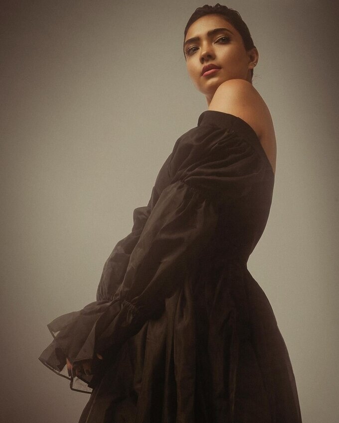 Actress And Model Pooja Banerjee Image Collection