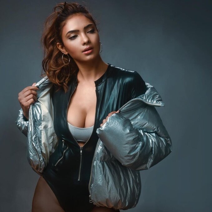 Actress And Model Pooja Banerjee Image Collection