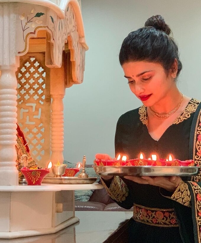 Actress And Model Prachi Desai Image Collection