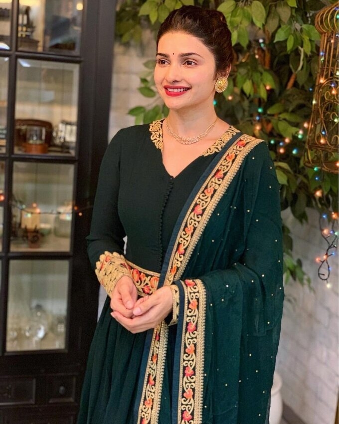 Actress And Model Prachi Desai Image Collection