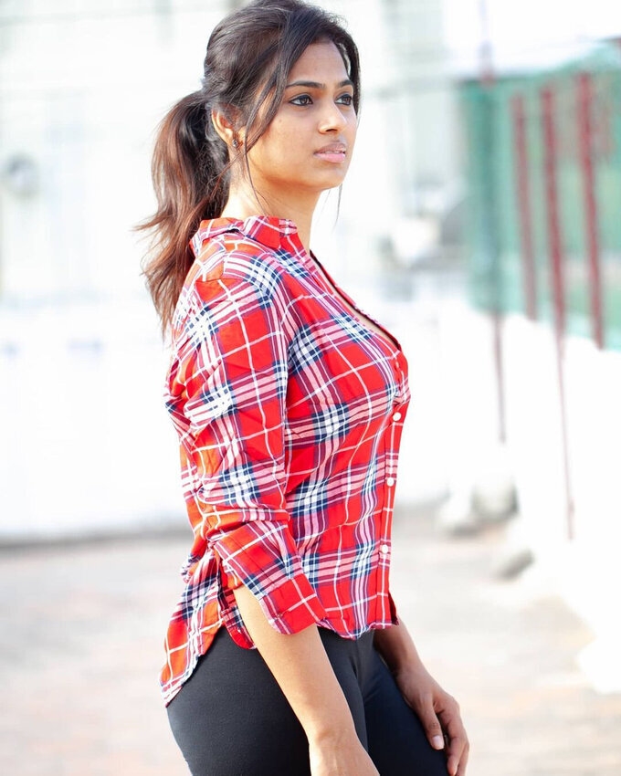 Actress And Model Ramya Pandian Latest Image Collection