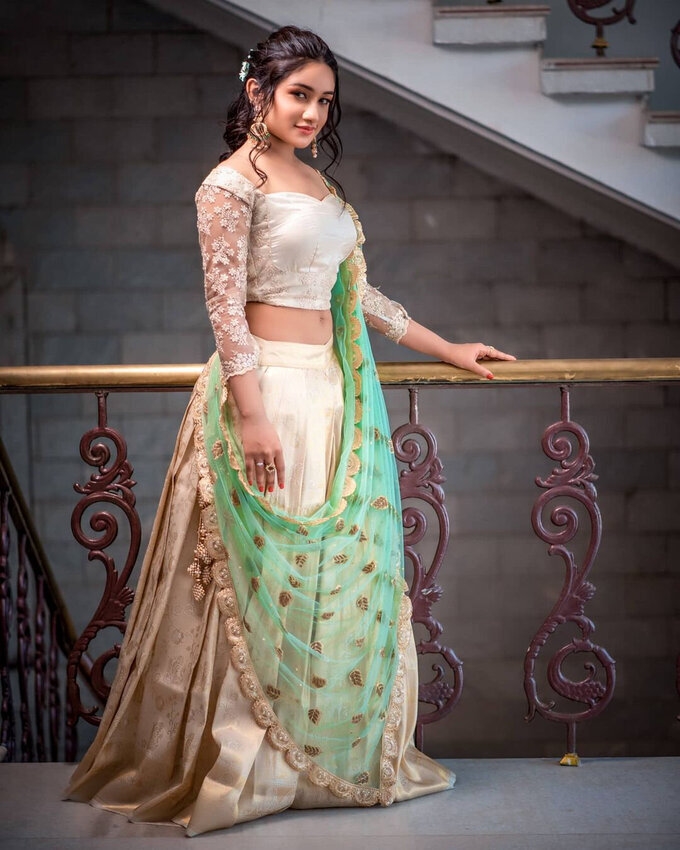 Actress And Model Raveena Daha Latest Photoshoot