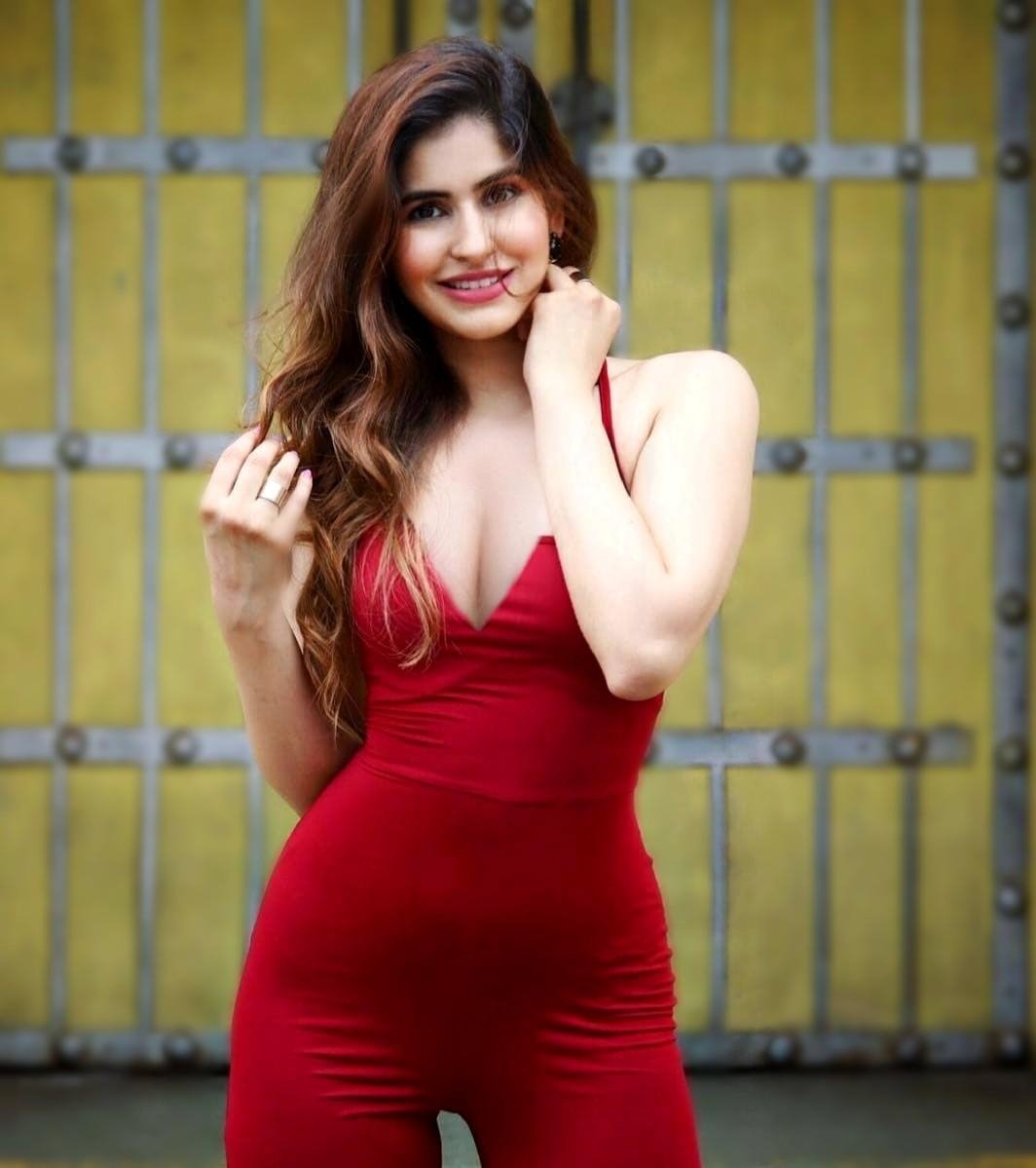 Actress And Model Sakshi Malik Hot Images