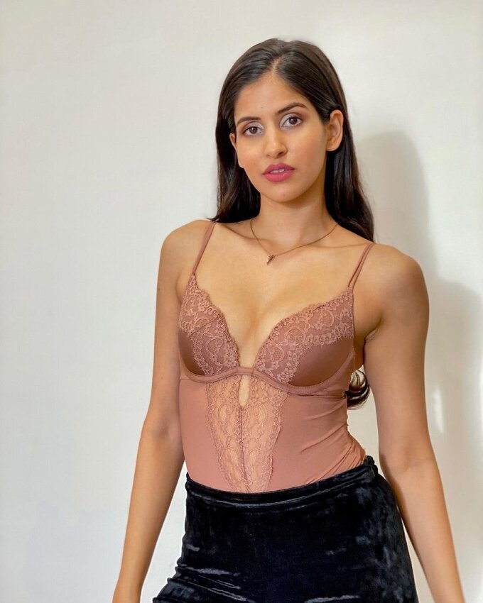 Actress And Model Sakshi Malik New Photo Collection