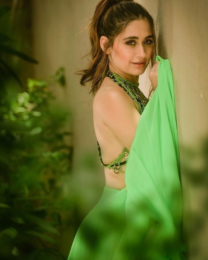Actress And Model Sanjeeda Sheikh Latest Photo Collection