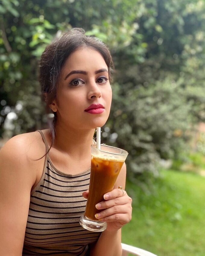 Actress And Model Shobhita Rana New Image Collection