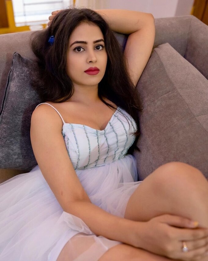 Actress And Model Shobhita Rana New Image Collection