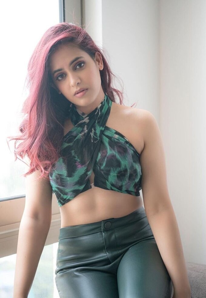 Actress And Model Shruthi Prakash Photo Collection