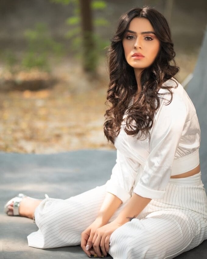 Actress And Model Sidhika Sharma Latest Photoshoot