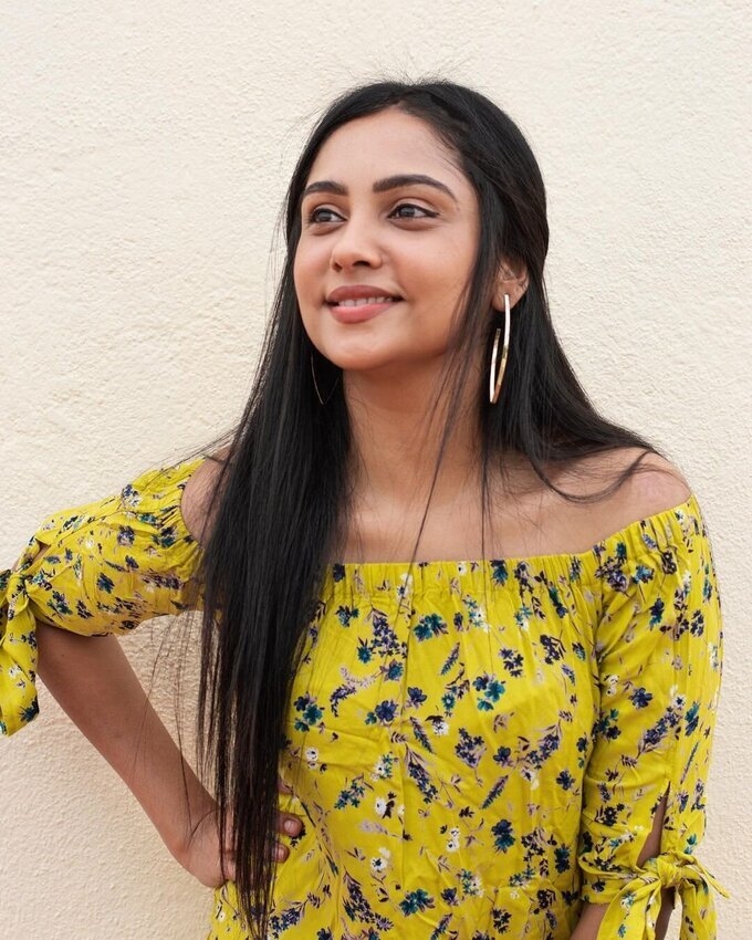 Actress And Model Smruthi Venkat Latest Photoshoot