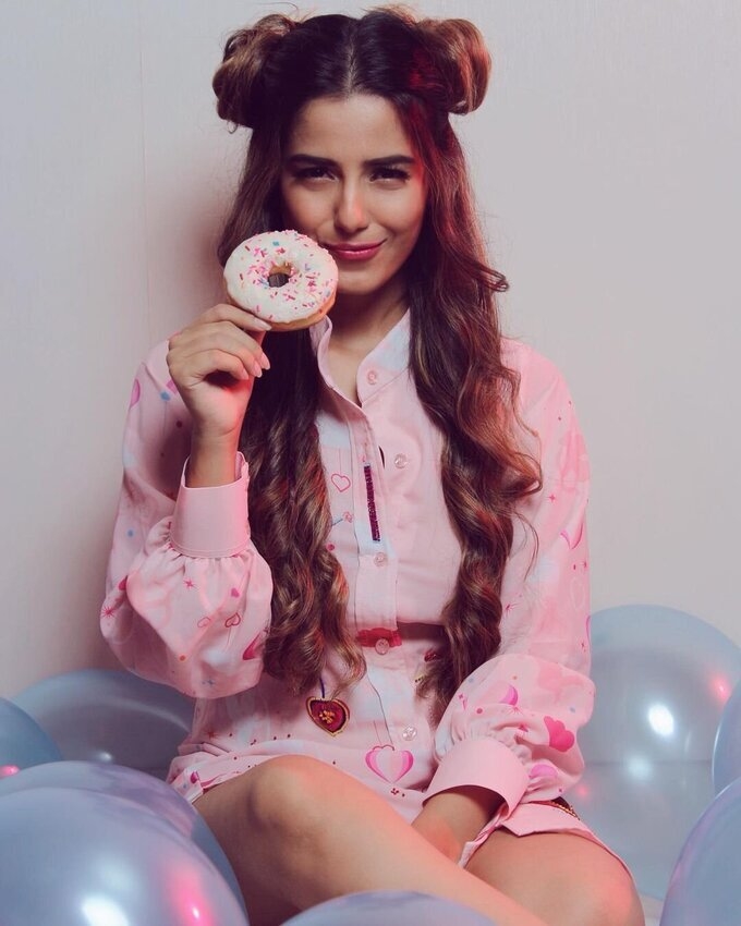 Actress And Model Srishty Rode Latest Image Collection