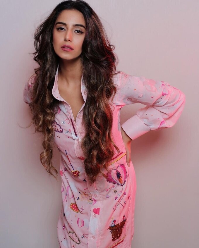 Actress And Model Srishty Rode Latest Image Collection