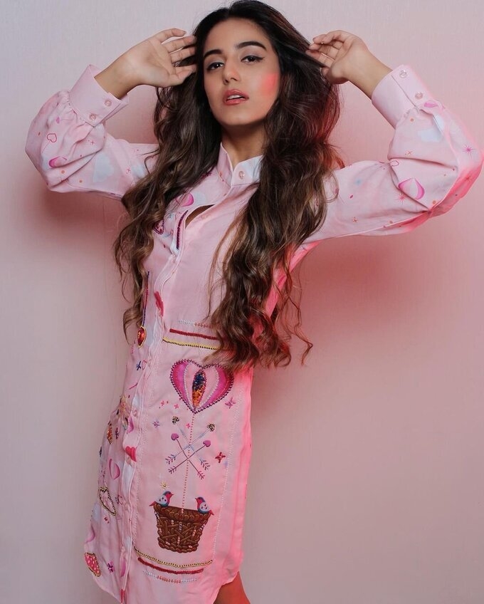 Actress And Model Srishty Rode Latest Image Collection