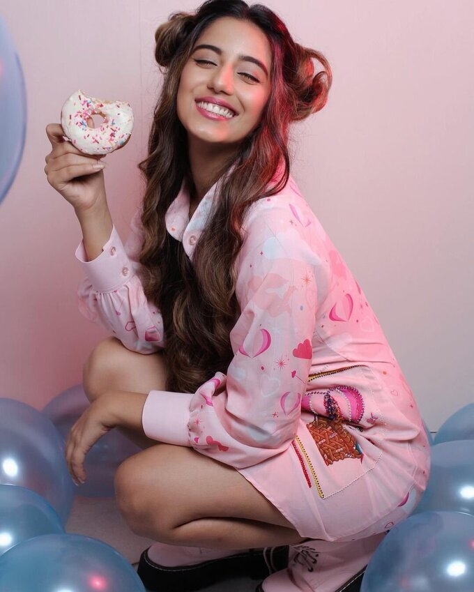 Actress And Model Srishty Rode Latest Image Collection