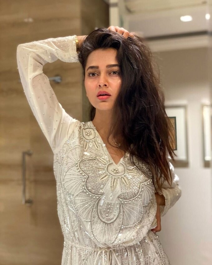 Actress And Model Tejasswi Prakash Latest Photoshoot