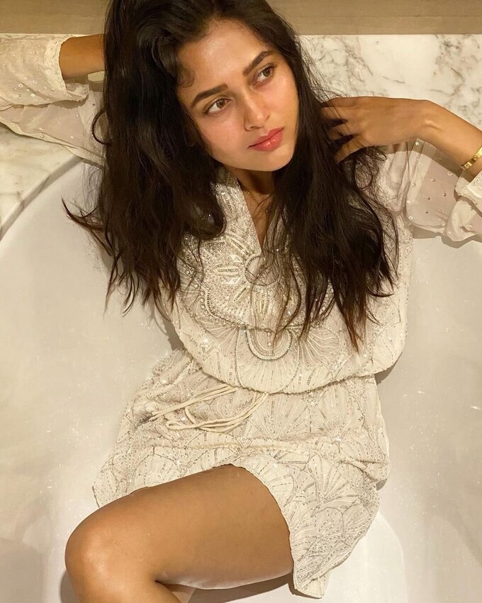Actress And Model Tejasswi Prakash Latest Photoshoot