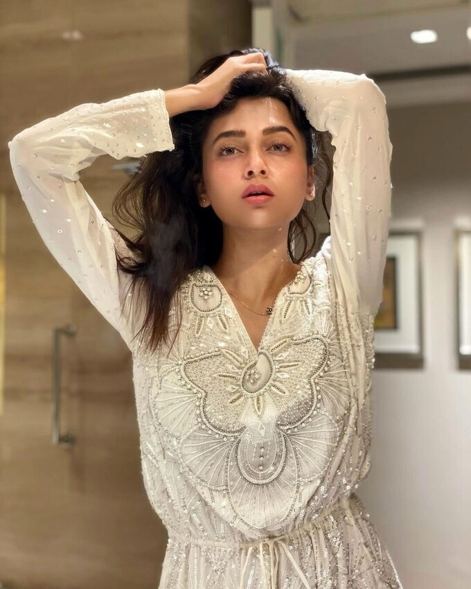 Actress And Model Tejasswi Prakash Latest Photoshoot