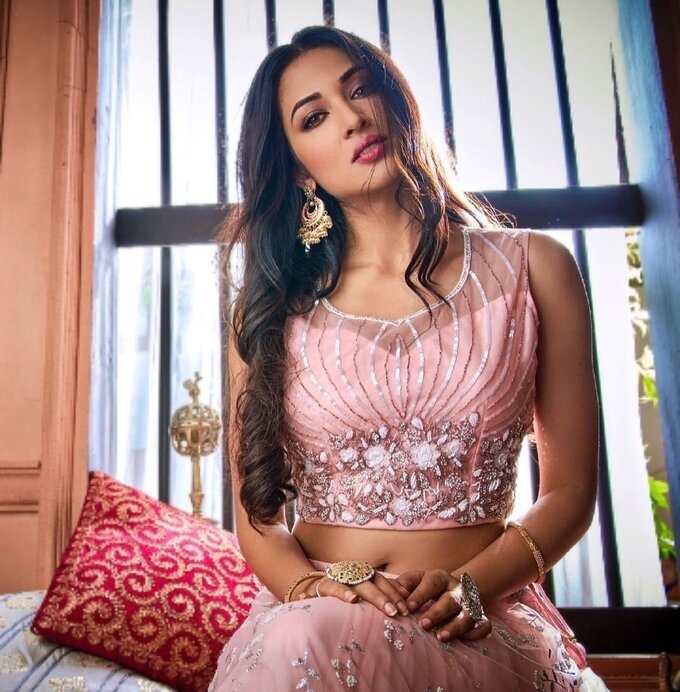 Actress And Model Vidisha Srivastava Latest Photoshoot