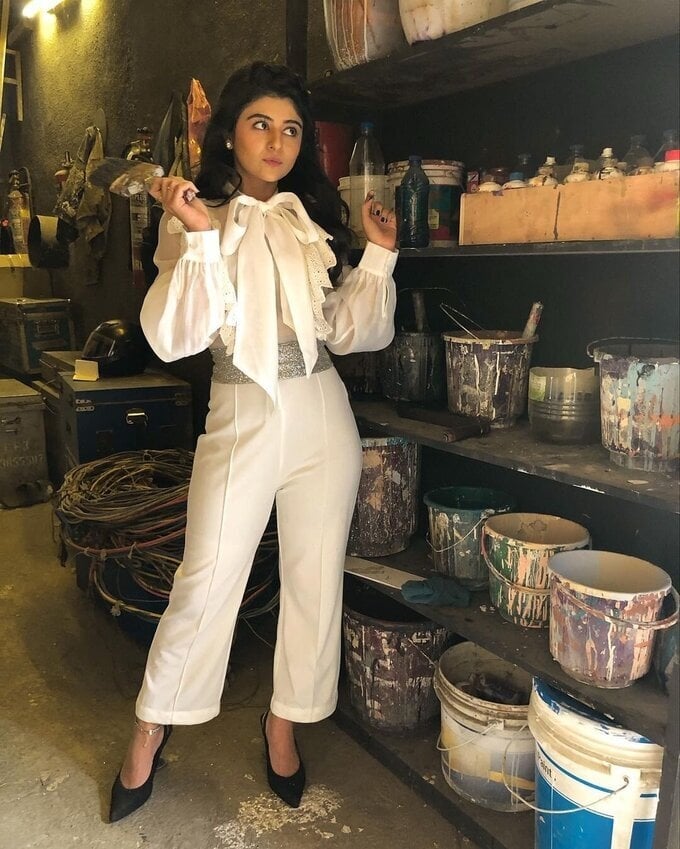 Actress And Model Yesha Rughani Latest Image Collection