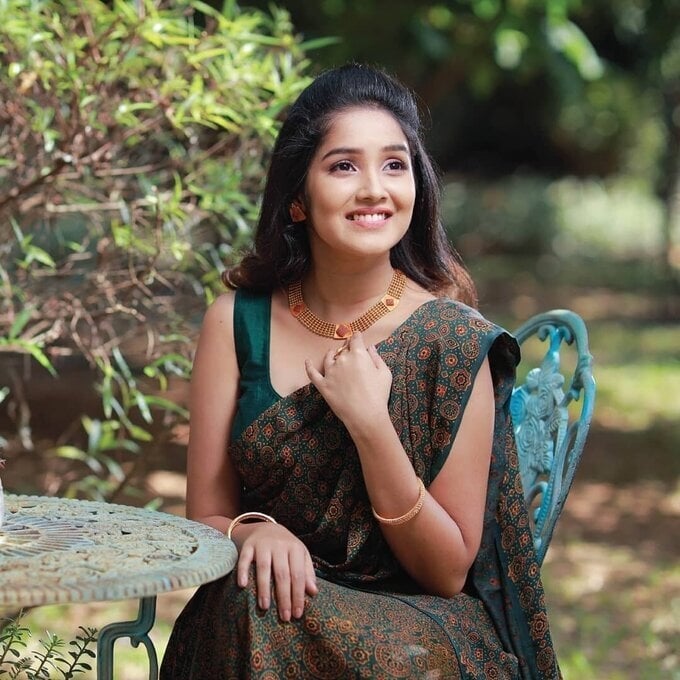 Actress Anikha Surendran Latest Cute Images