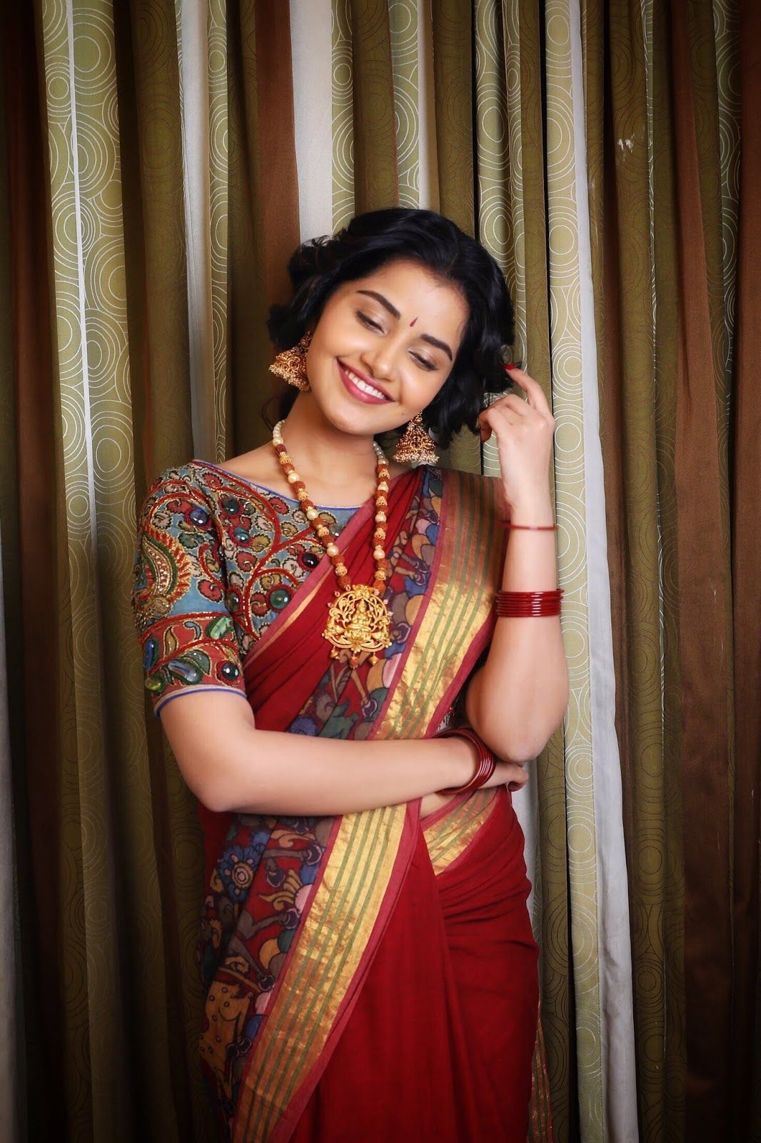 Actress Anupama Parameswaran Looking Gorgeous In Saree