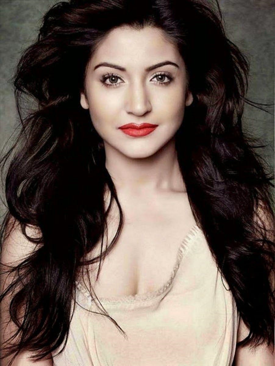 Actress Anushka Sharma Latest Photo Collection