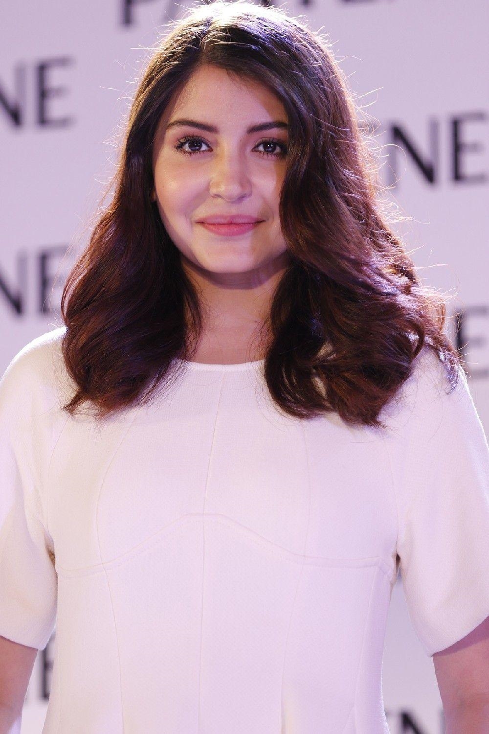 Actress Anushka Sharma Latest Photo Collection