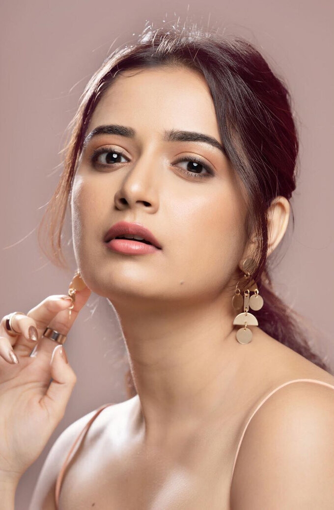 Actress Ashika Ranganath Latest Image Collection