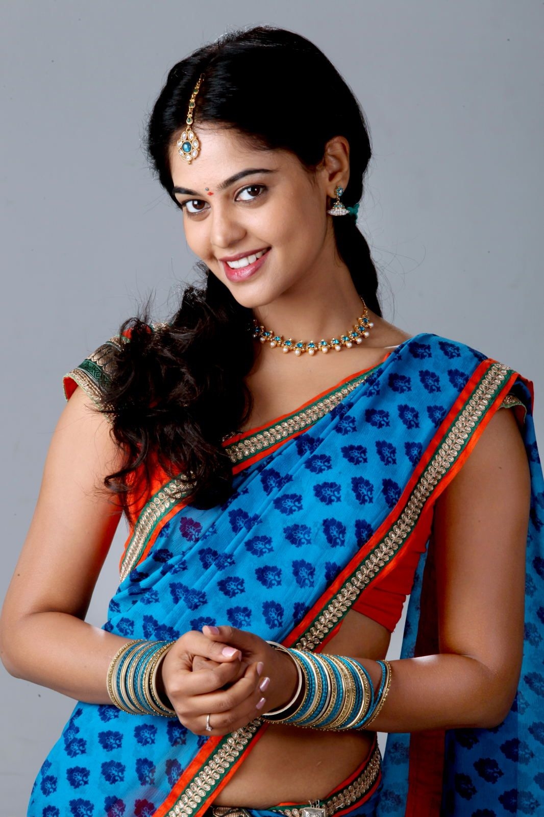 Actress Bindu Madhavi Image Collection