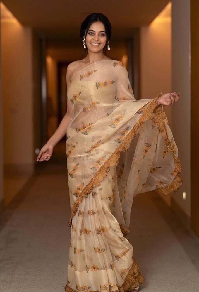 Actress Bindu Madhavi Latest Photoshoot