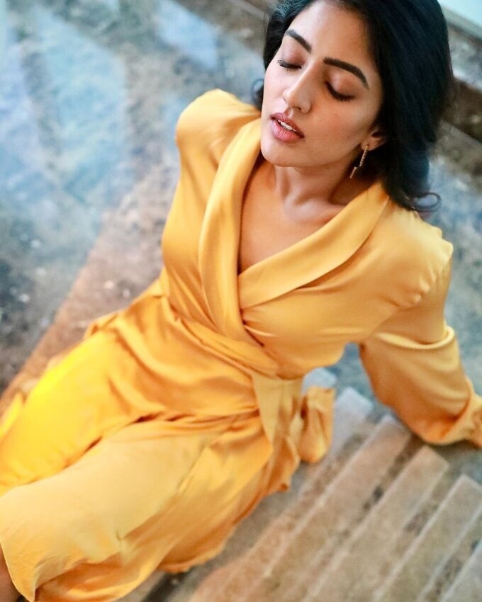 Actress Eesha Rebba Image Collection