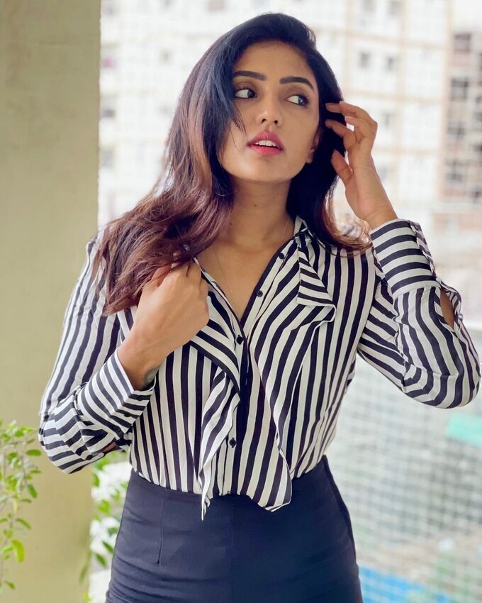 Actress Eesha Rebba Latest Photo Collection